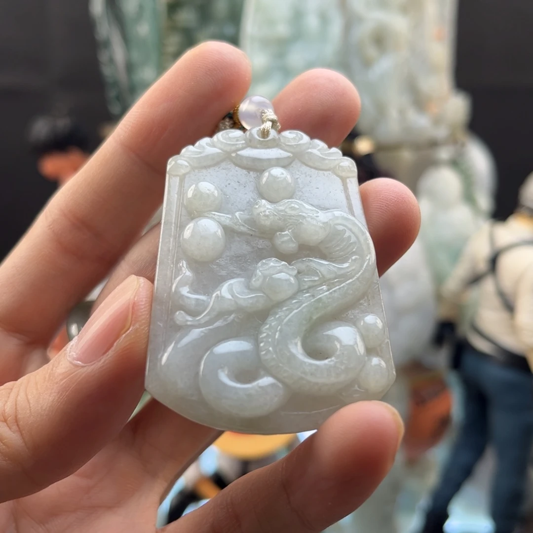颈饰未镶嵌翡翠蛇牌