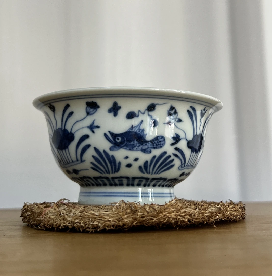 景德镇手绘青花鱼藻撇口主人杯100CC容量陶瓷收藏