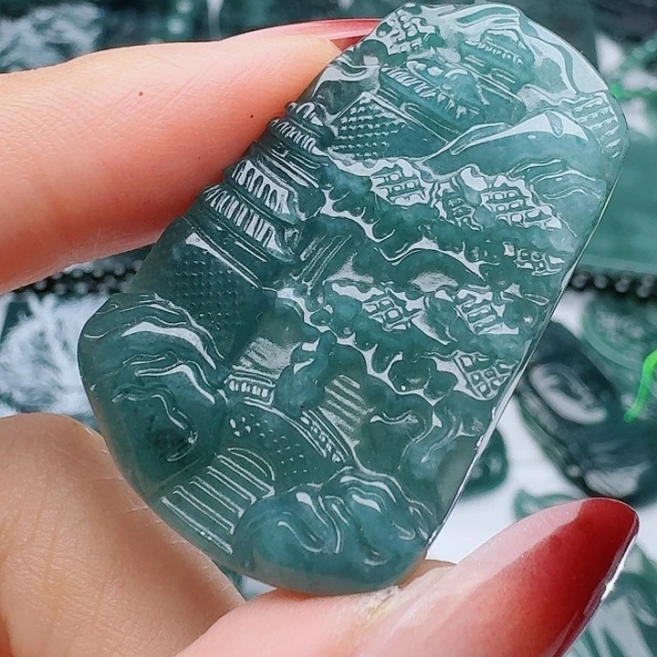 翡翠未镶嵌颈饰多样性发其一