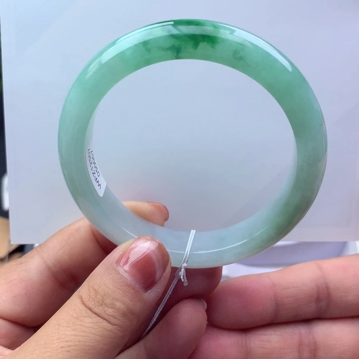 未镶嵌手镯翡翠天然翡翠手镯