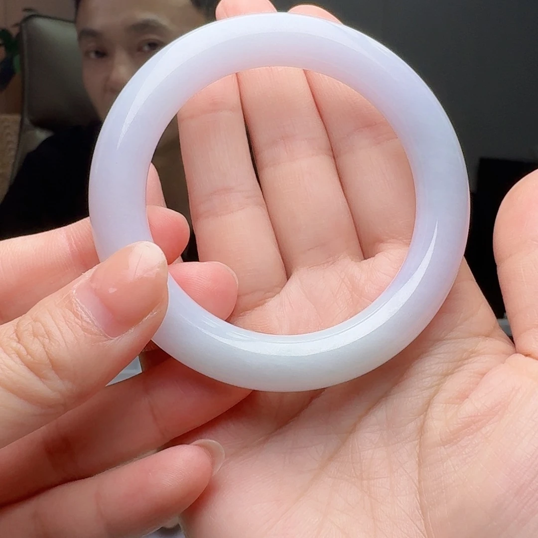 翡翠手镯未镶嵌天然