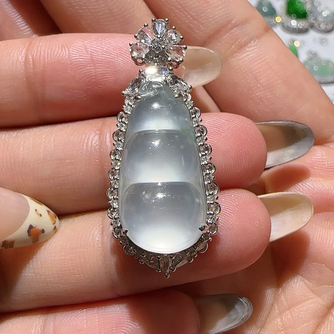 【闪购商品】颈饰18K金镶嵌翡翠天然