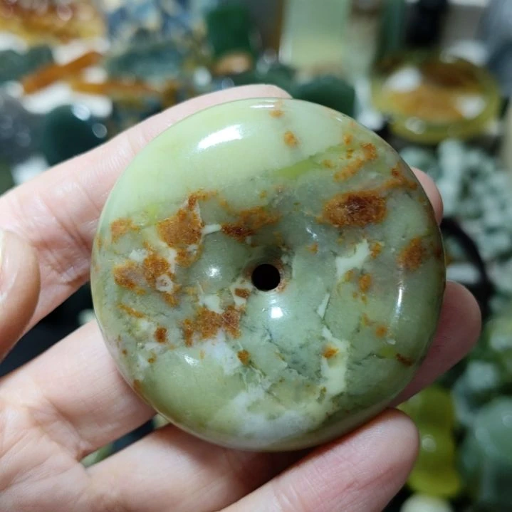 岫玉未镶嵌挂坠款式