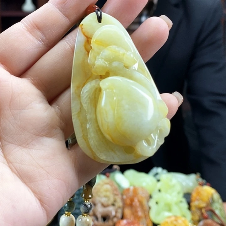 蛇纹石玉吊坠未镶嵌