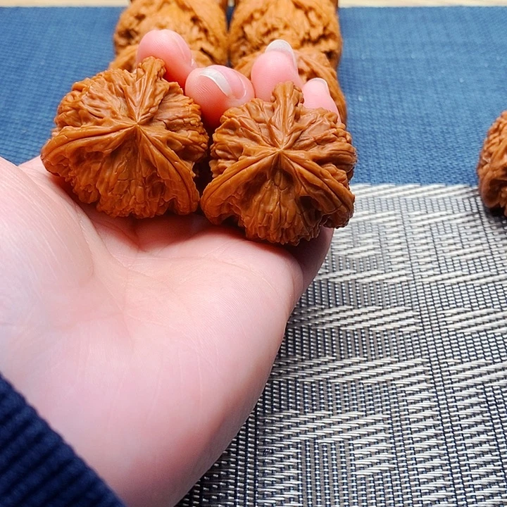 @***生文玩核桃吊坠三棱