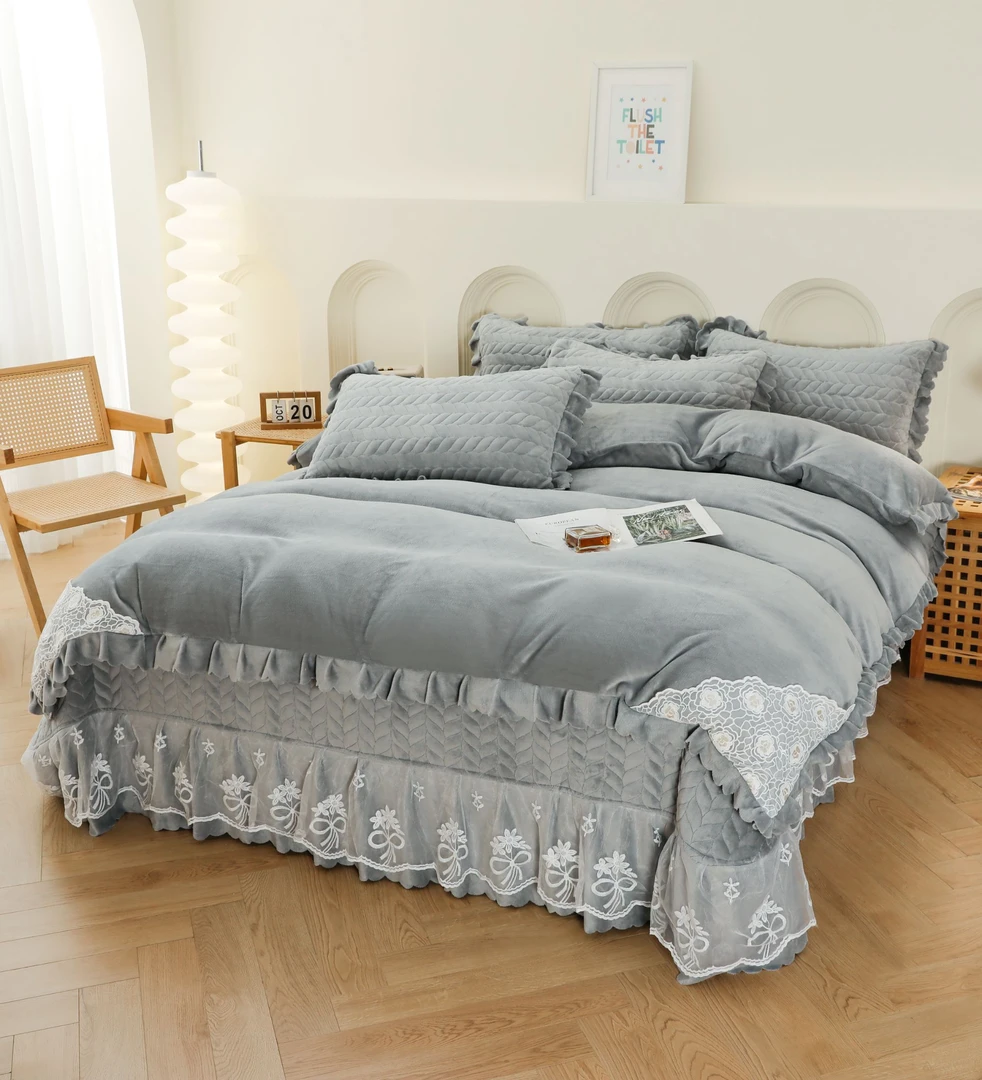 牛奶绒加厚【床盖四件套】高克重正品公主风蕾丝花边床盖抗静电