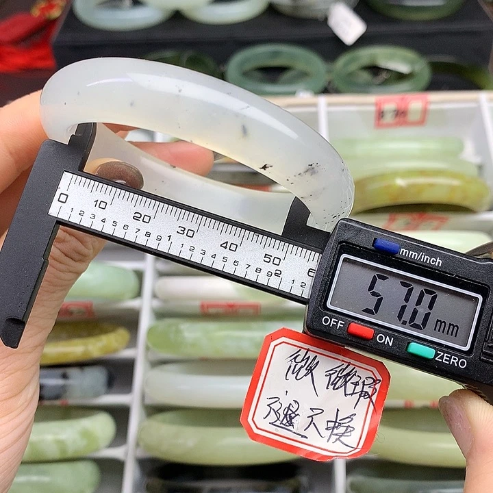 蛇纹石玉手镯未镶嵌847