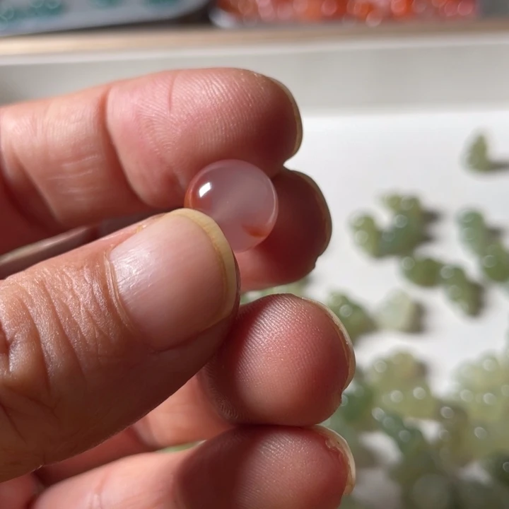 颈饰未镶嵌南红玛瑙