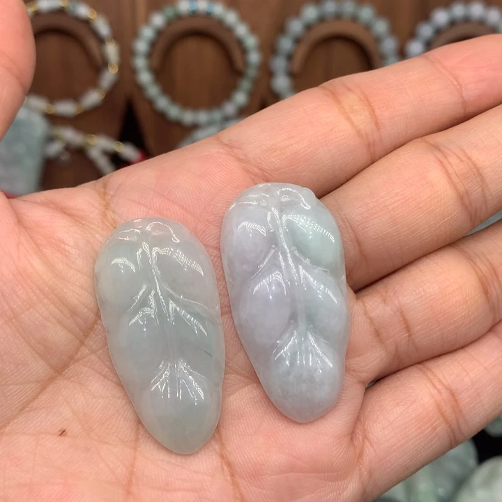 颈饰未镶嵌翡翠微瑕