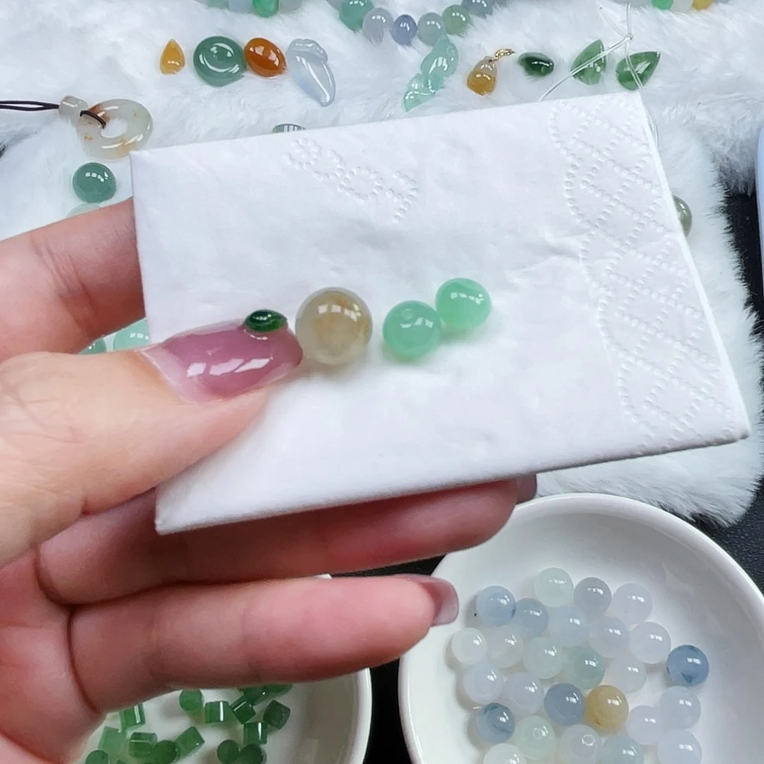 定制翡翠未镶嵌羊*?，