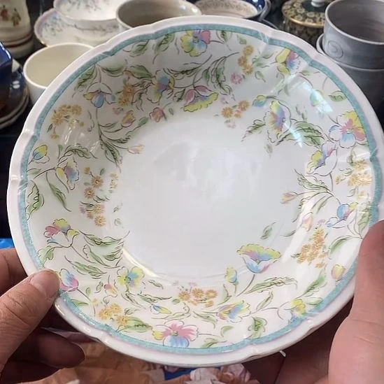 中古物品默认微瑕，谨慎参拍，满18包邮！