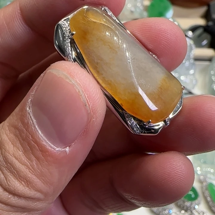 定制翡翠18K金镶嵌天然缅甸翡翠a货