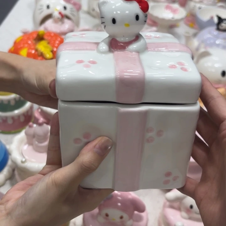 紫砂在干嘛呀亲爱呢