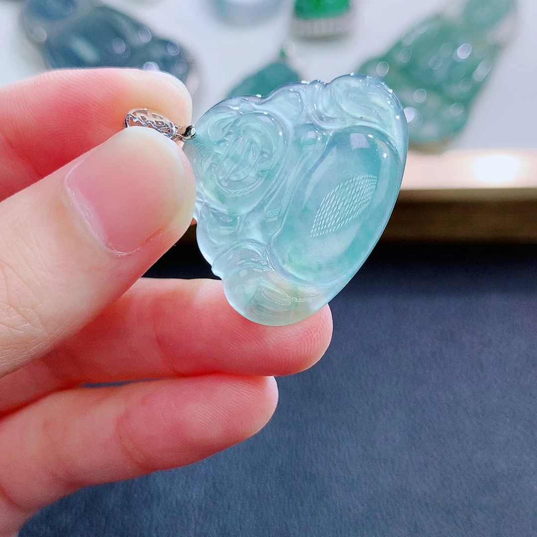 翡翠挂件未镶嵌翡翠