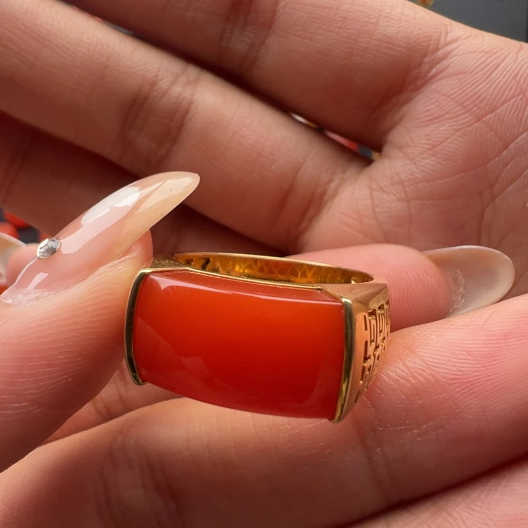南红玛瑙18K金镶嵌戒指