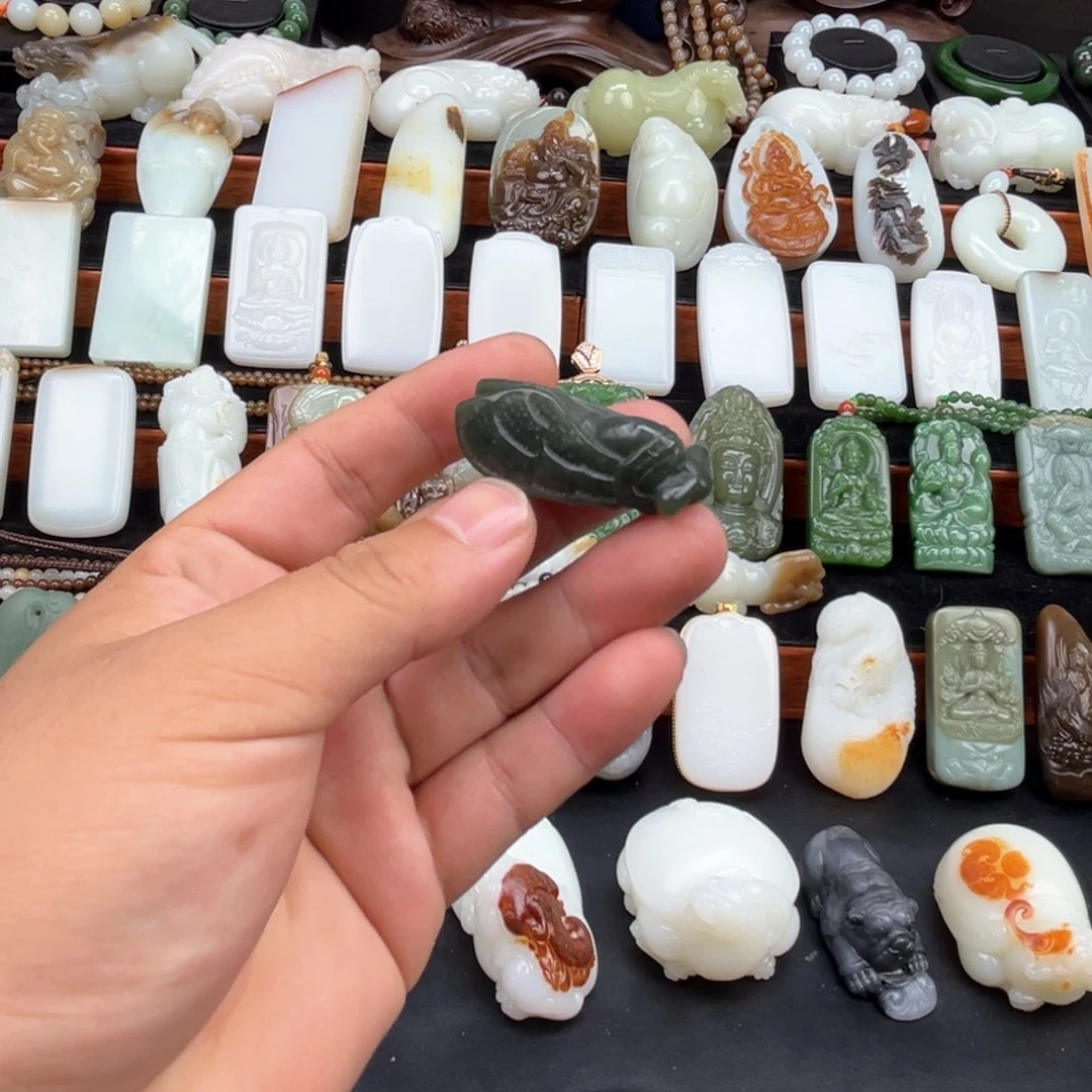 和田玉未镶嵌挂件