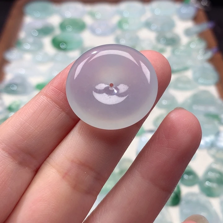 翡翠未镶嵌颈饰冰种平安扣