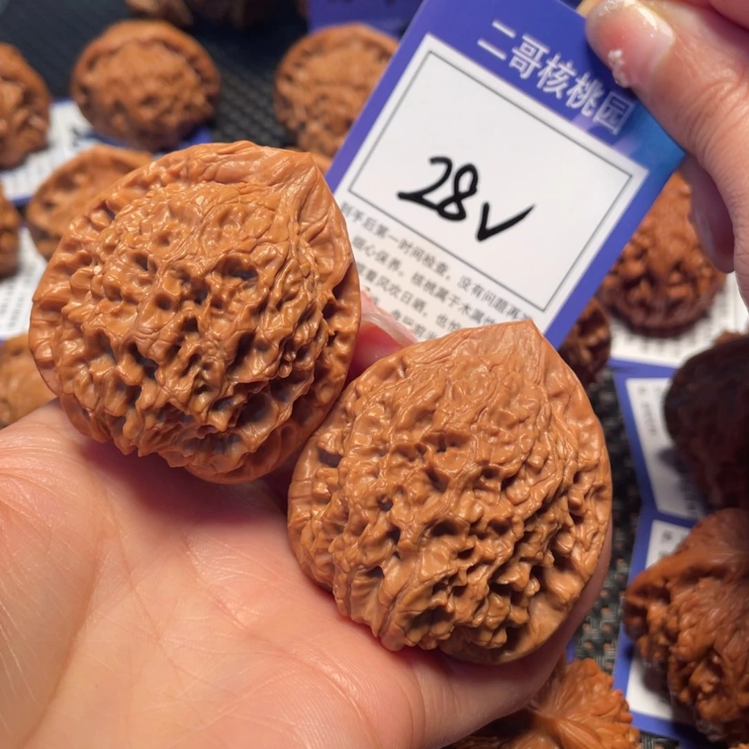 文玩核桃把件28号4.6官帽