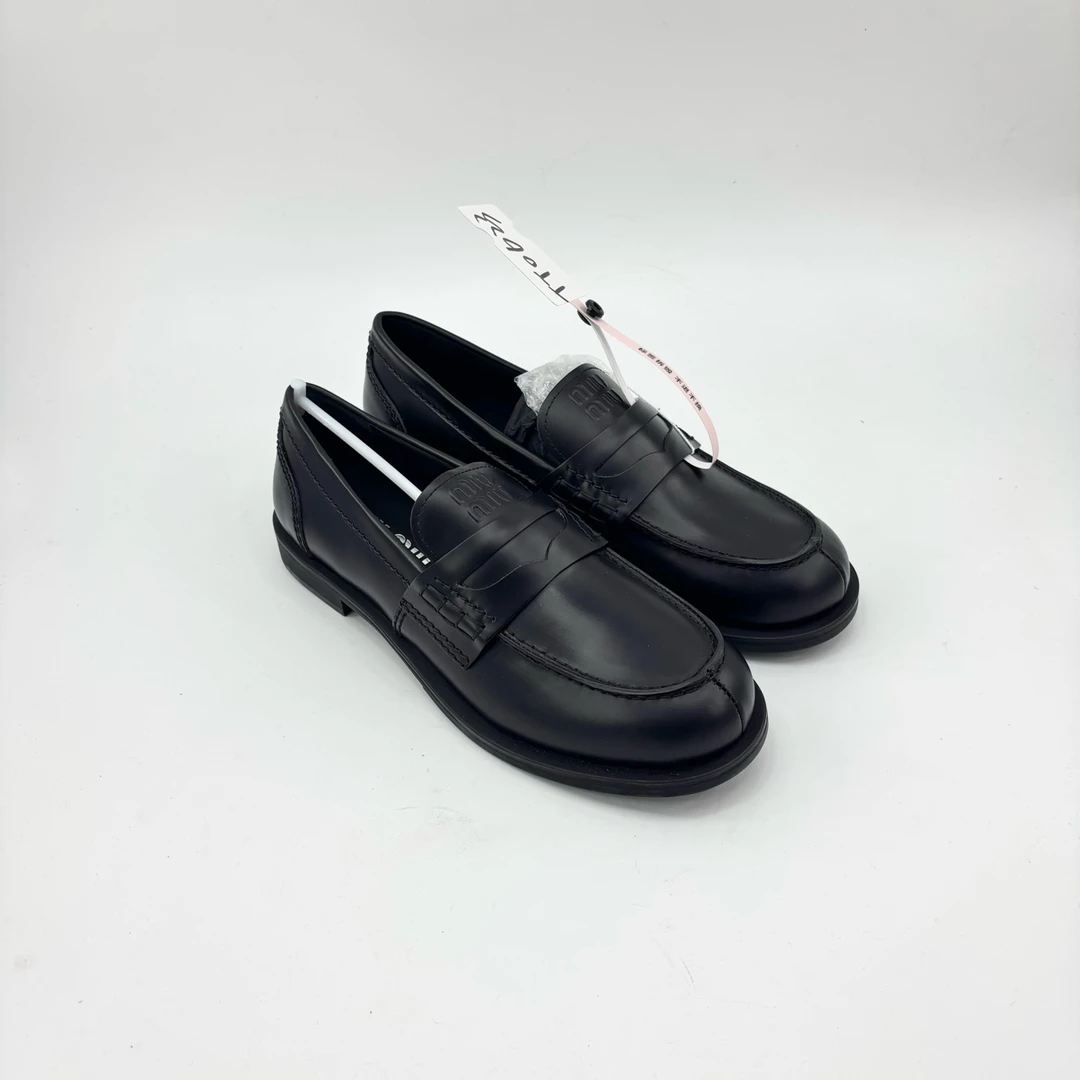 全新未使用 MIU MIU/缪缪 36.5码/百搭黑色舒适乐福鞋/TT0623