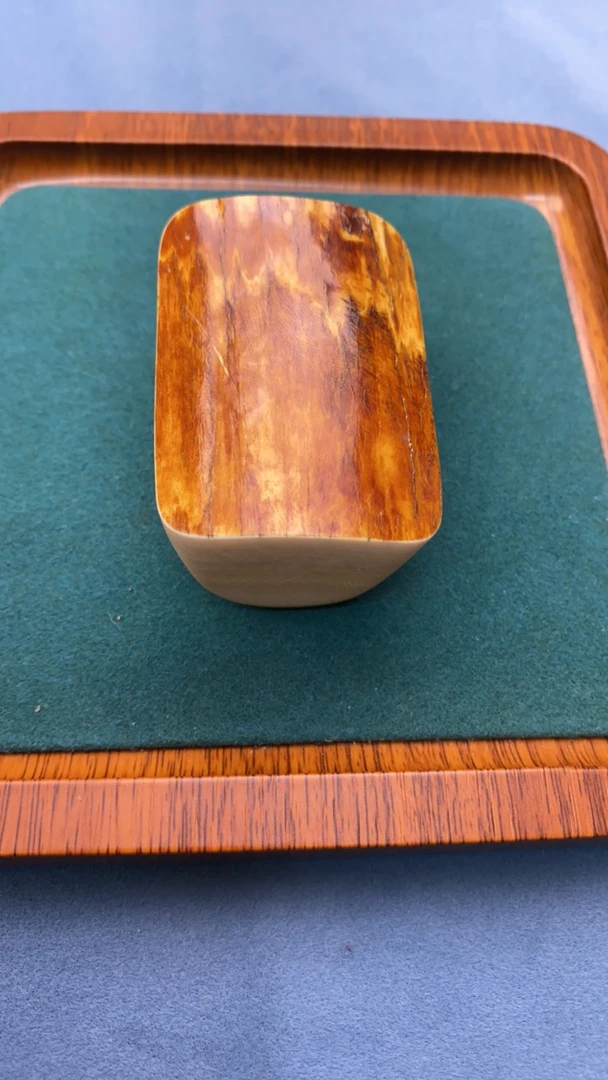 猛犸牙红皮大肥皂手把件85.6克