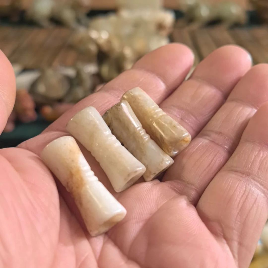 玛瑙/玉髓和田玉质如图所示配饰未镶嵌