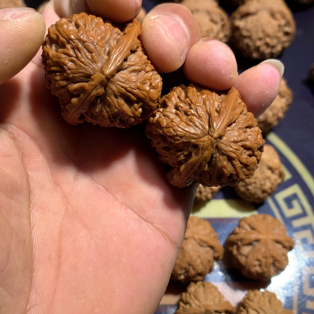文玩核桃把件三角白38