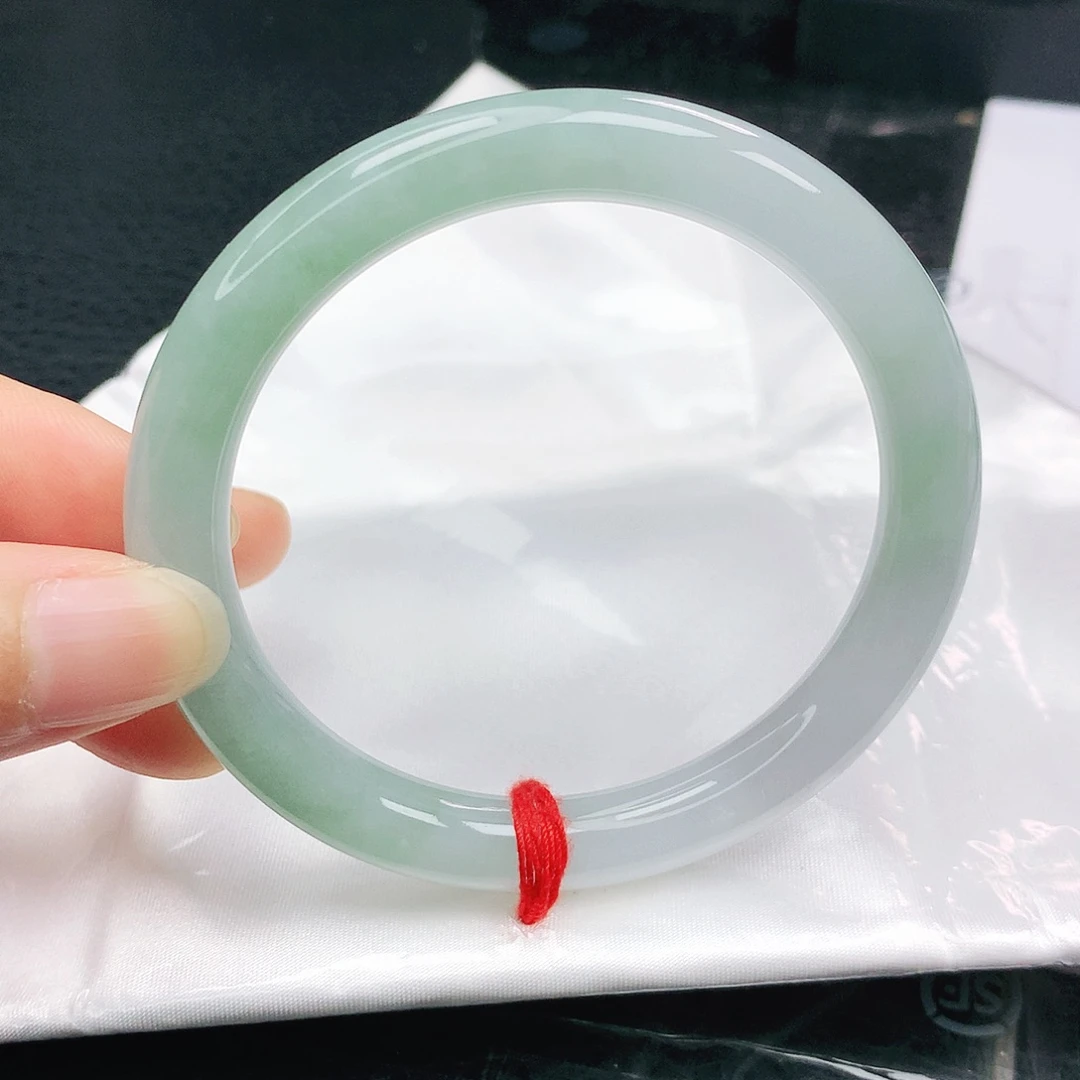 翡翠手镯（圆镯）未镶嵌