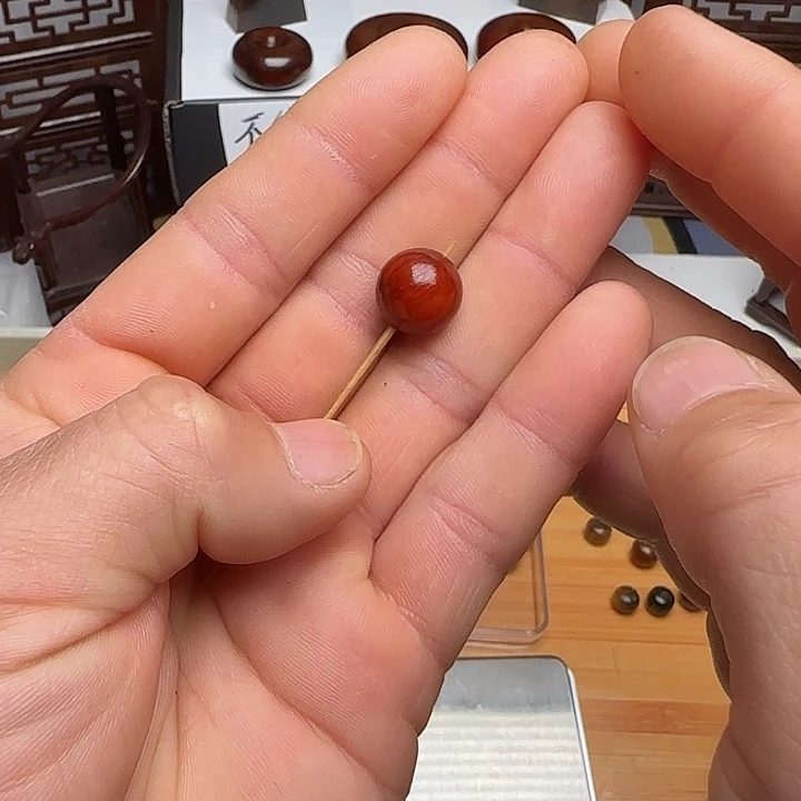树脂只买单纯的吊坠，没带链子，属的性质。