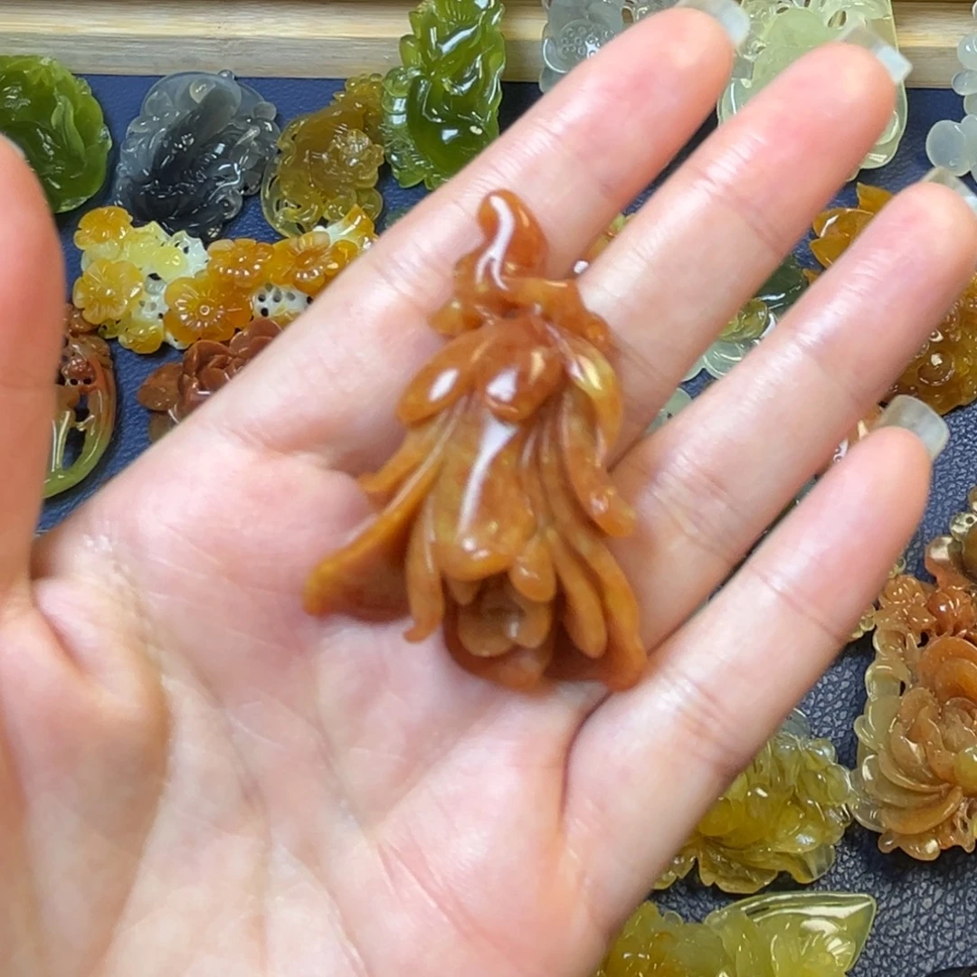 未镶嵌蛇纹石玉颈饰