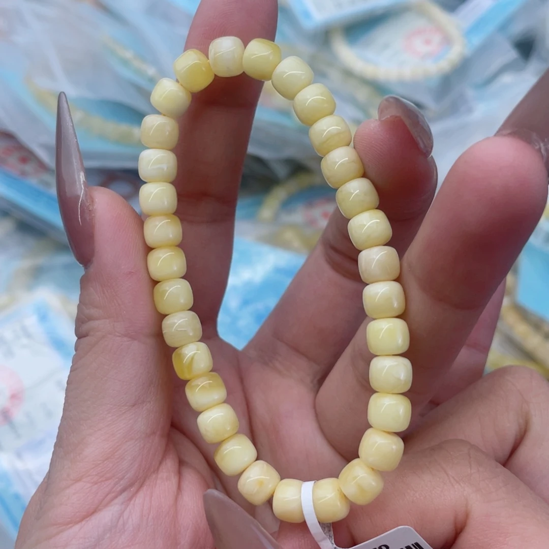 蜜蜡裸石未镶嵌蜜蜡83