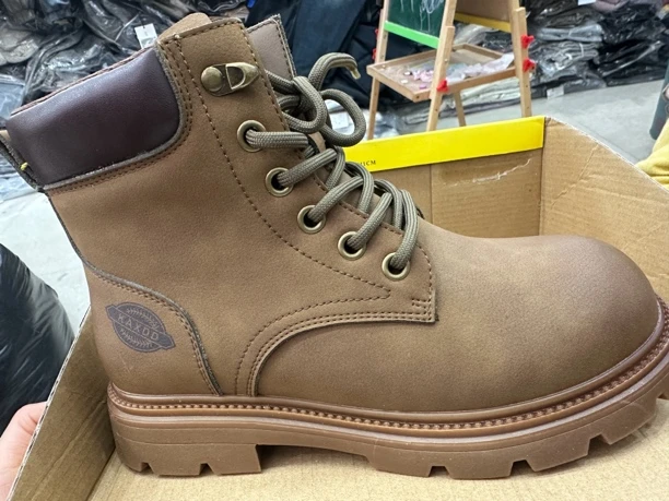 时尚断码特马丁靴