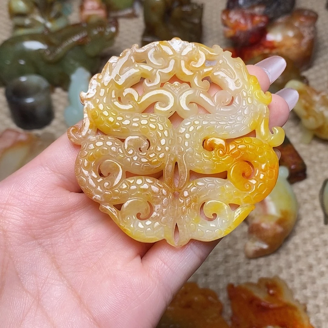 蛇纹石玉未镶嵌颈饰