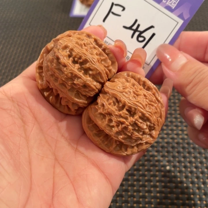 文玩核桃把件461号白狮子42