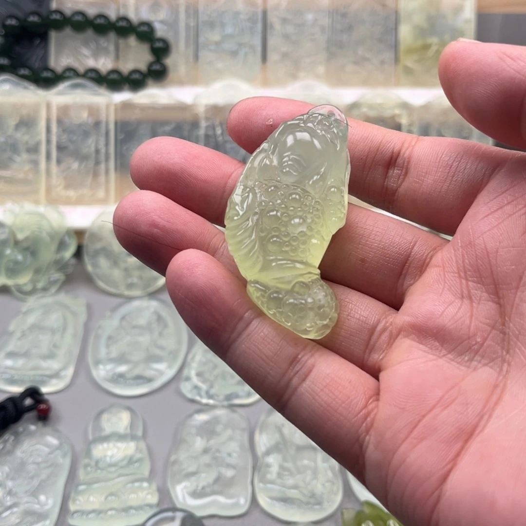 未镶嵌蛇纹石玉颈饰