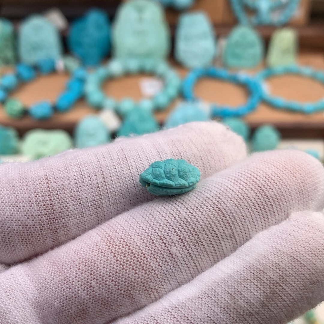 绿松石未镶嵌珠宝奇石