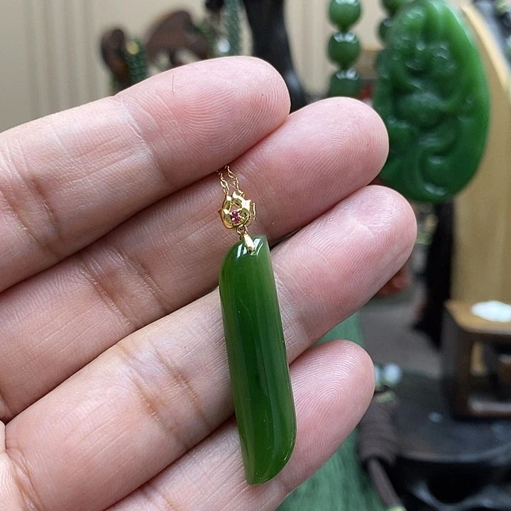 9***家和田玉（碧玉）18K金镶嵌颈饰