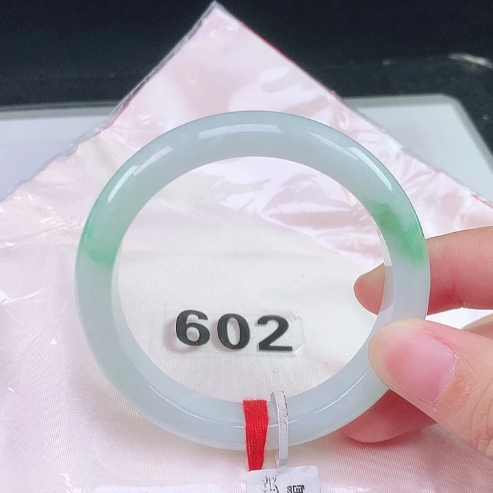 翡翠未镶嵌手镯翡翠