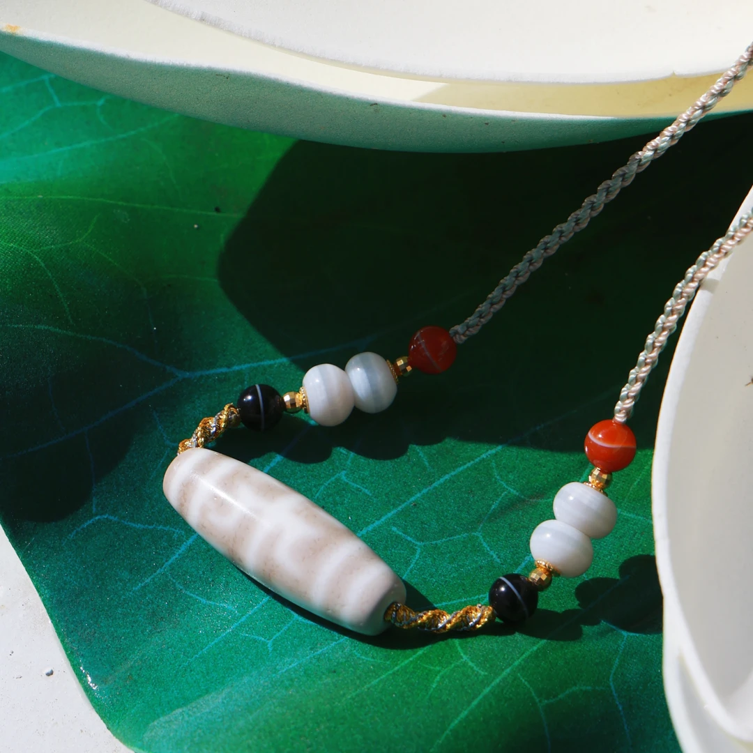 转过山  18k白毫无界天珠玛瑙吊坠项链（拉萨直发）DU250606303