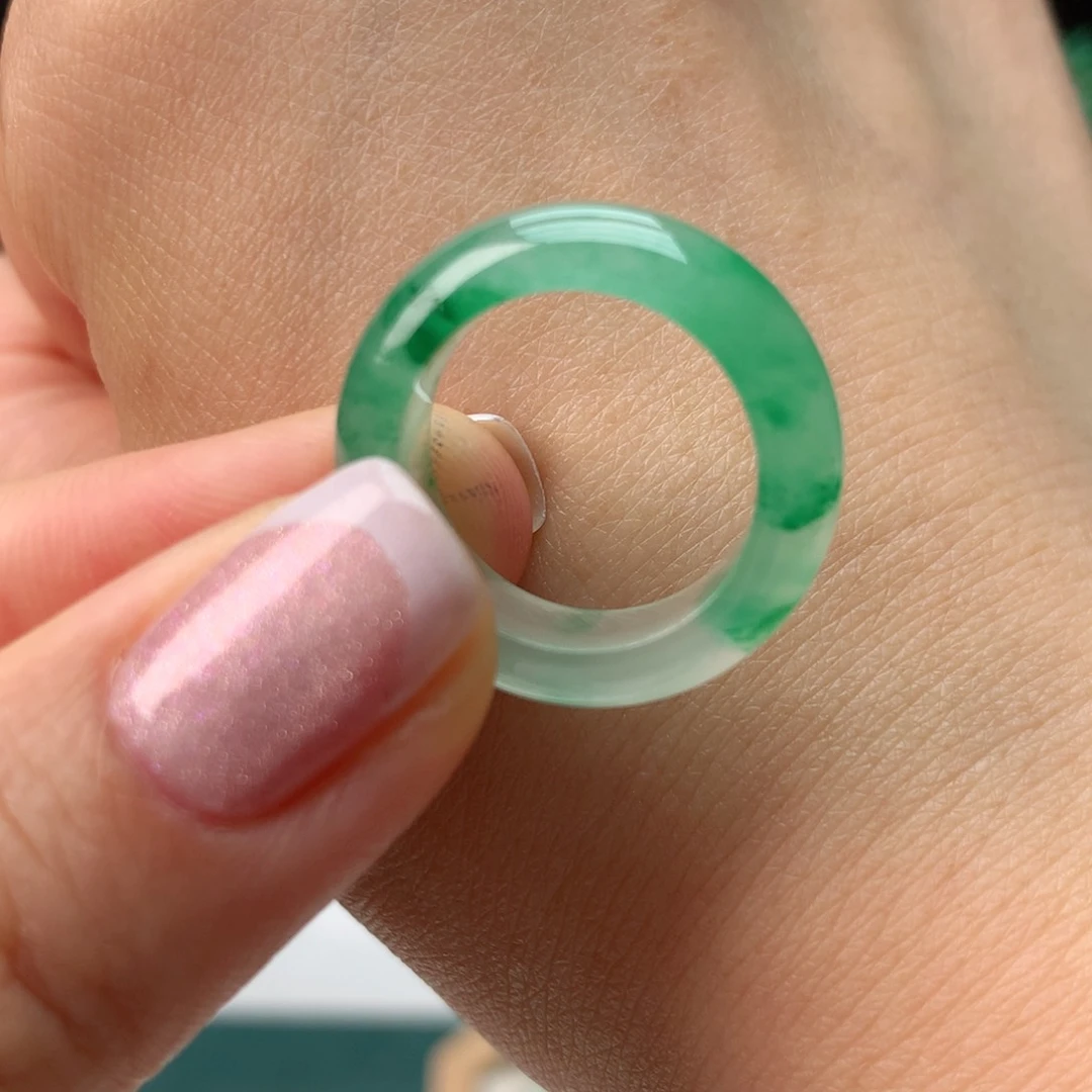 秋***叶石英质玉（非洲翠）冰飘花精品戒圈未镶嵌