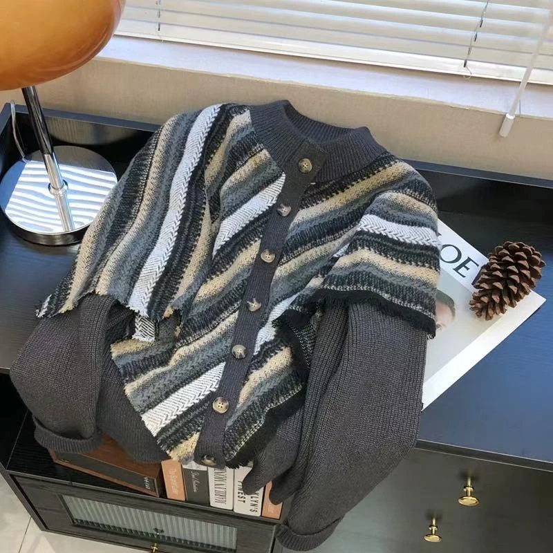 4200复古条纹圆领显瘦外搭宽松毛衣开衫女装