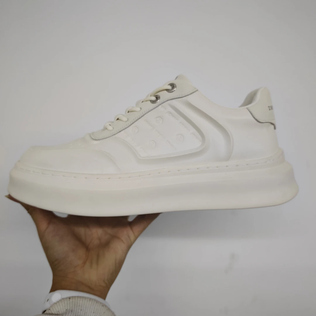 8186 微瑕简约百搭时尚舒适软底休闲鞋