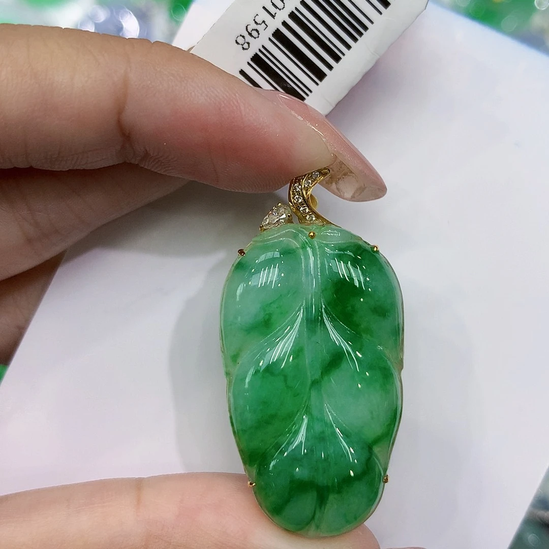 翡翠18K金镶嵌颈饰11111