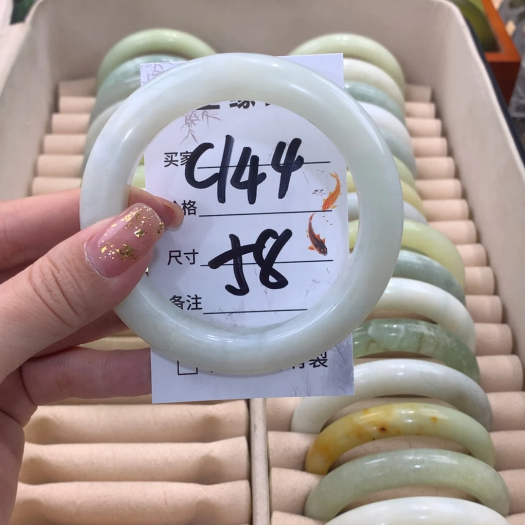 【闪购商品】蛇纹石玉未镶嵌手镯