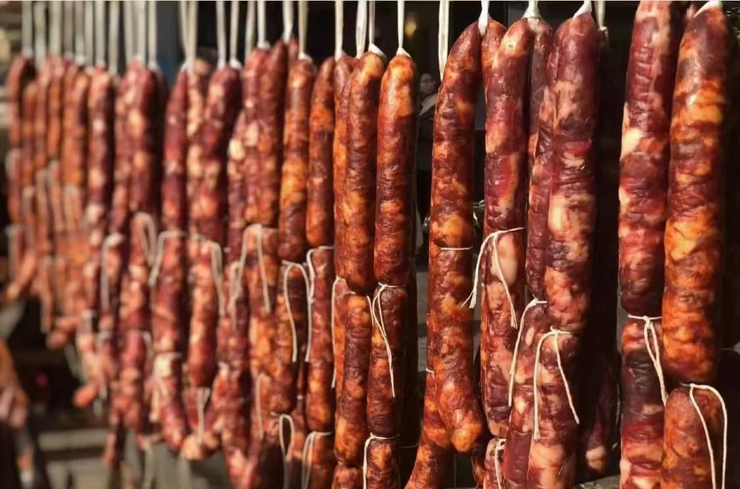 “好肉出好肠  一口就难忘   香肠选得好  美味没烦恼