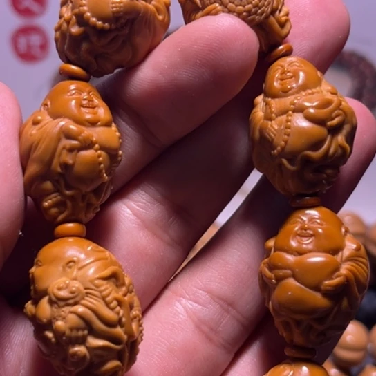 猴头核桃吊坠橄榄球比赛