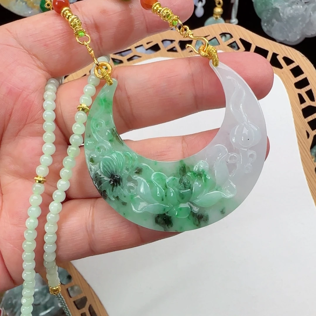 翡翠未镶嵌颈饰仿古