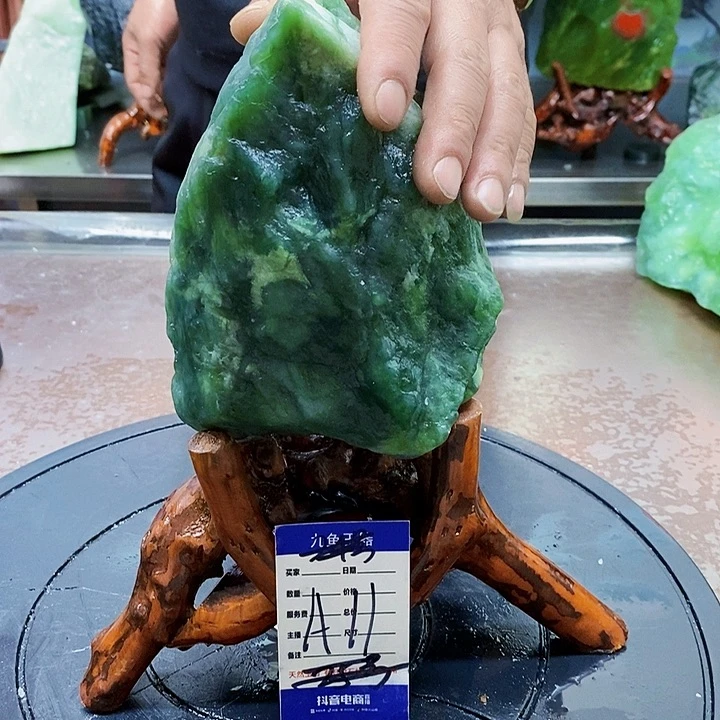 蛇纹石玉原石未镶嵌?****强