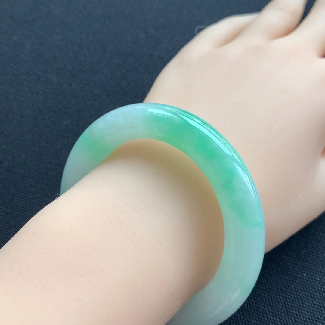 翡翠未镶嵌手镯24号51圆