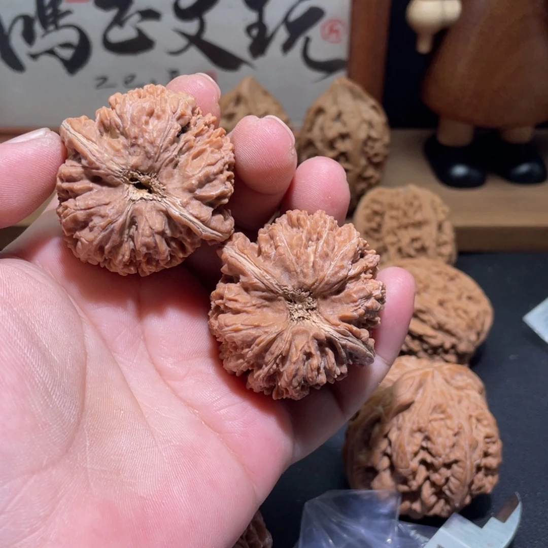 R***e吊坠桃核137狮子头