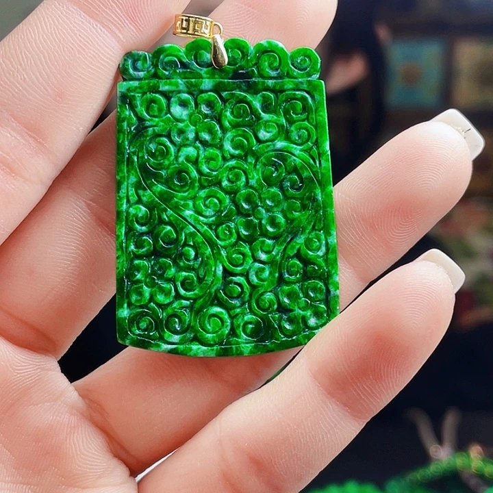 翡翠18K金镶嵌颈饰多样性